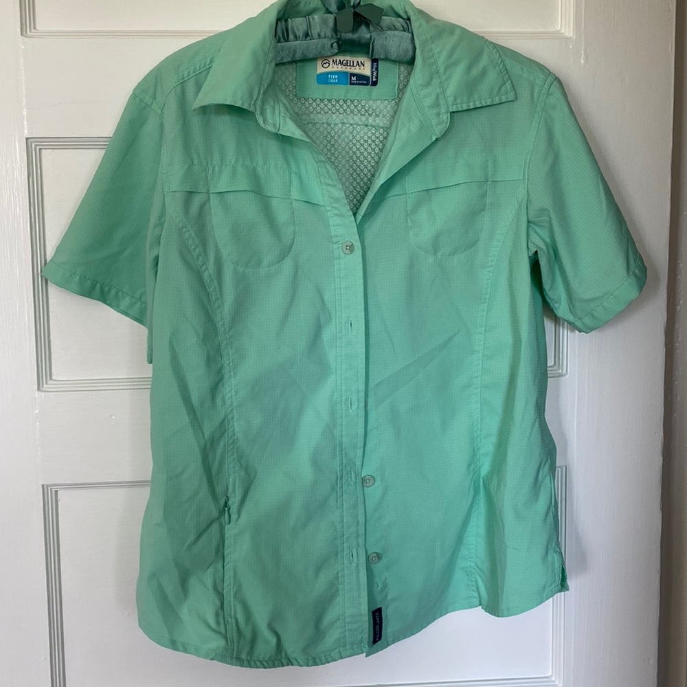 Magellan Fish Gear shirt women’s size M
